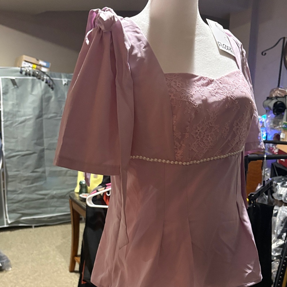 37c# NWT Flores W Sz S lavender top with lace,pearls, and bows( ribbons) accents - Picture 12 of 14